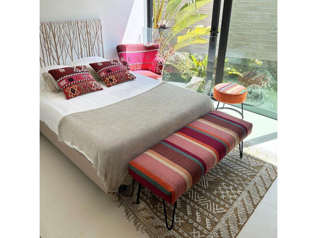 Lysvia Home - Colorful Fabric Bench with Black Metal Legs 120x40x42cm Lysvia NABY86844
